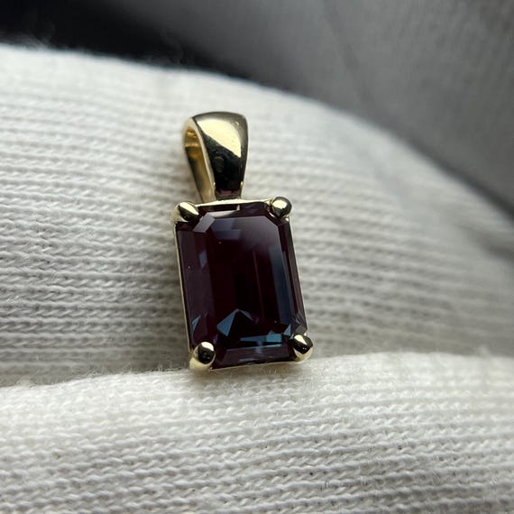 Color Change Alexandrite 14K Gold Pendant: Lab Grown Gemstone