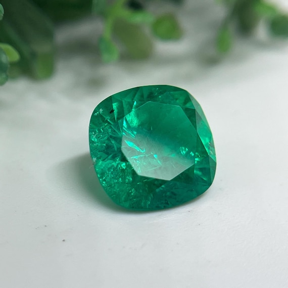 Colombian Emerald Cushion Shape. Top Quality Lab Grown Hydrothermal Emerald. Mint Green Gemstones For Unique Jewelry. Instant Shipping!