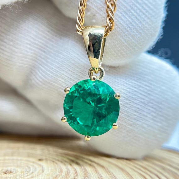14k Gold Lab-Grown Emerald Pendant: Artisan-Crafted Jerusalem
