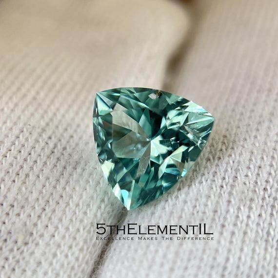 Trillion Cut Aquamarine Gemstone: Lab Grown Beryl, 8mm