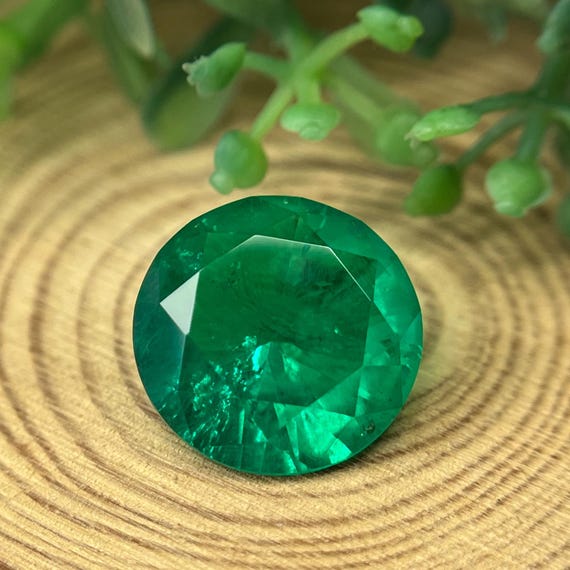 Colombian Emerald Round Cut 10mm - 14mm . Top Quality Hydrothermal Lab Grown Emeralds Colombian Color. Precision Cut, Certificate!