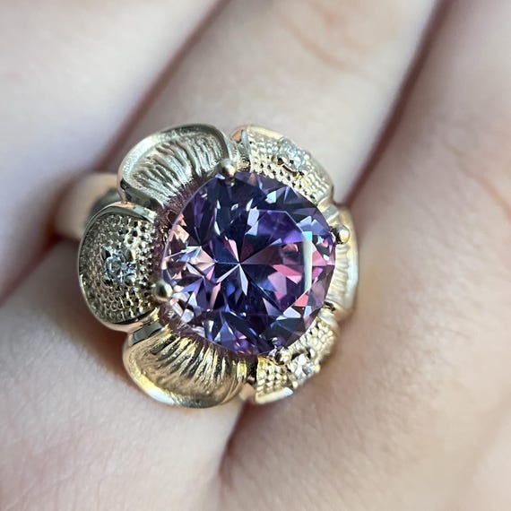 Gold Alexandrite Ring Flower With Diamonds. Top Quality Lab Grown Color Changing Alexandrite Gemstone In Solid Gold Unique Design Ring!