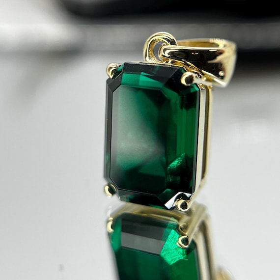 Emerald Pendant For Necklace In 14K Solid Gold or 925 Silver. Certified Hydrothermal Gemstone.