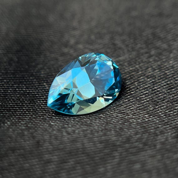 Sky Blue Sapphire Pear Cut : Lab-Grown VVS Gemstone