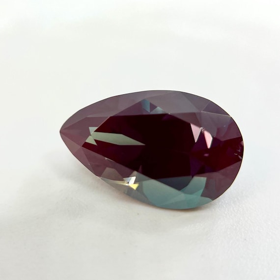 Alexandrite Pear Cut Gemstone: 11x7mm Lab Grown Color Changing Stone