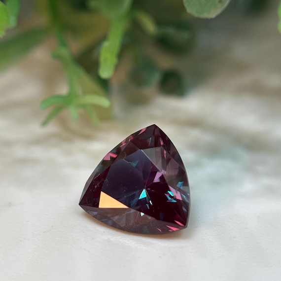 10mm Alexandrite Trillion Cut. Lab Grown Color Changing Magic Gemstone For Unique Jewelry.