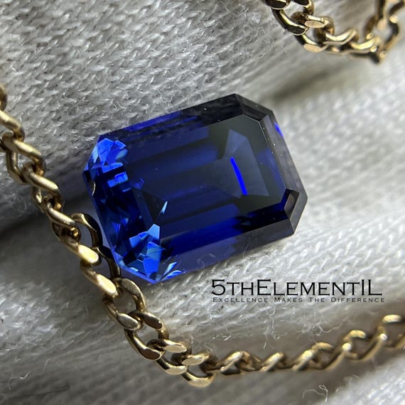 Royal Blue Sapphire Gemstone: Lab Grown Octagon Cut