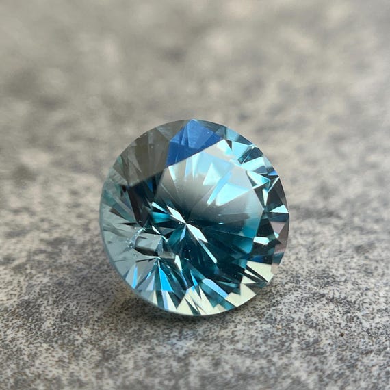Light Blue Sapphire Round Cut. Top Quality Lab Grown Sapphire London Blue.