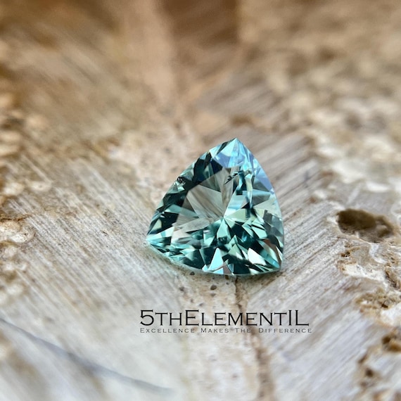 Trillion Cut Aquamarine Gemstone: Lab Grown Beryl, 8mm