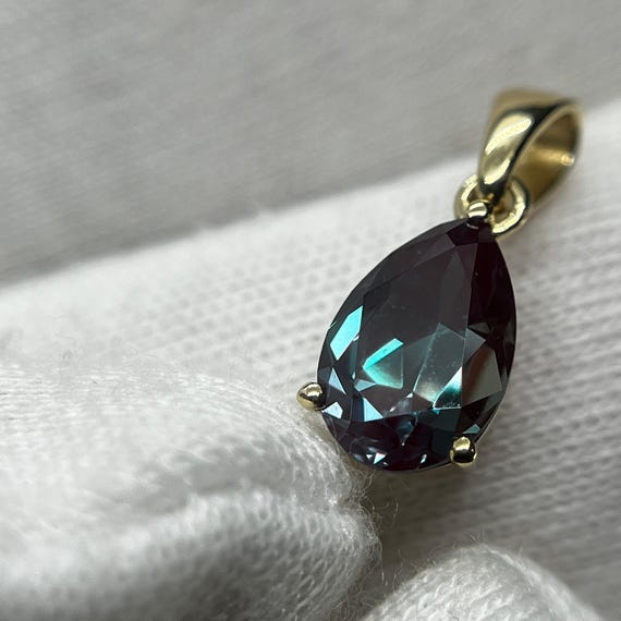 14K Gold Minimalist Pendant With Alexandrite Gemstone. Top Quality Lab Grown Color Changing Alexandrite. Christmas Gifts!