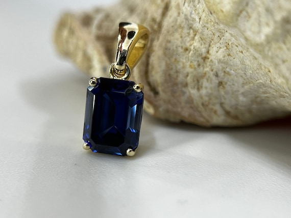 14K Gold Lab Grown Sapphire Pendant - Royal Blue Minimalist Necklace