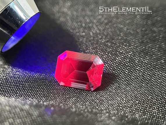 Lab‑Grown Alexandrite Color Change Gemstone, Octagon Step Cut 2.1 ct – AAA+ Eye-Clean, Ideal for Rings, Earrings, Pendants