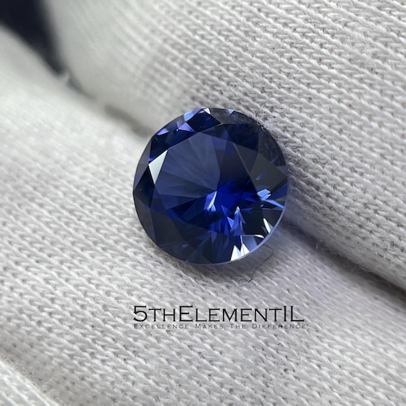 10mm Blue Sapphire Brilliant Round Cut Lab Grown Gemstone.