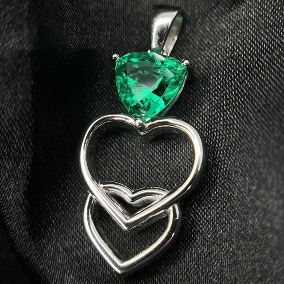 2CT Colombian Emerald Silver Pendant. Top Quality Lab Grown Hydrothermal Emerald Trillion Cut In Sterling SIlver Pendant Of Unique Design!