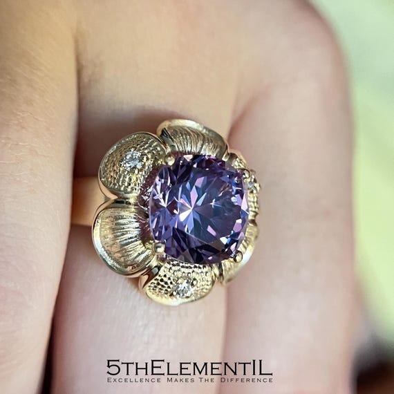 Gold Alexandrite Ring Flower With Diamonds. Top Quality Lab Grown Color Changing Alexandrite Gemstone In Solid Gold Unique Design Ring!