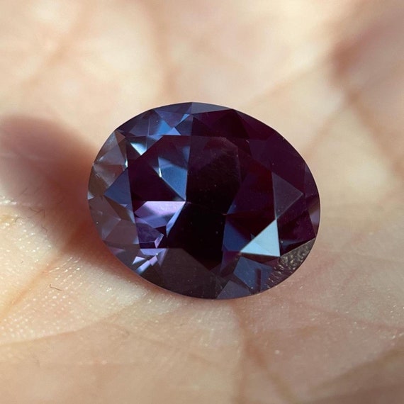 3.35 Carats Alexandrite Oval Precision Cut. Top Quality Lab Grown Alexandrite Color Changing Magic Gemstone. June Birthstone!