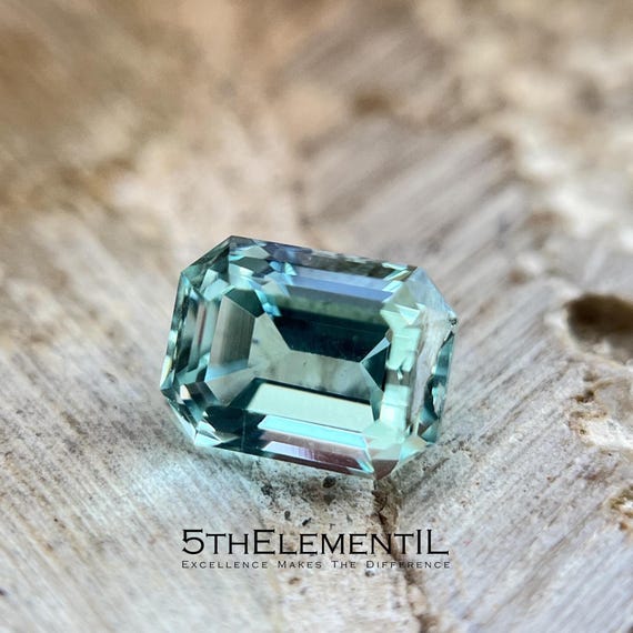 Aquamarine Octagon Emerald Cut. Lab Grown Beryl Aquamarine For Unique Jewelry. Size 8x6mm.