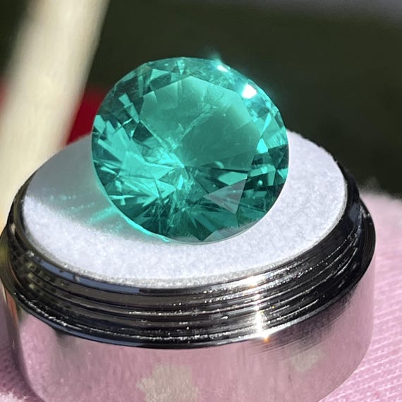 Lab Grown Colombian Emerald: Round Cut Bluish-Green Gemstone