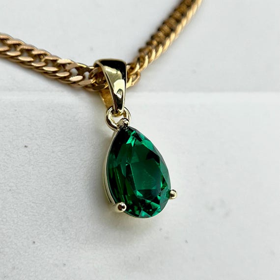 Minimalist Emerald Teardrop Gold Pendant For Necklace. Top Quality Lab Grown Hydrothermal Emerald Jewelry.