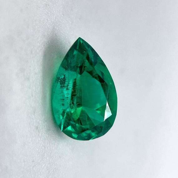 Colombian Emerald Pear Cut. Lab Grown Hydrothermal Emerald For Unique Jewelry.