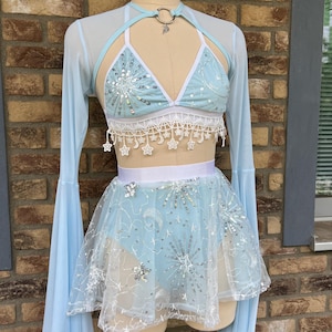 Bluzka z rękawami dzwonkowymi | Strój Rave ze spódnicą z haftowanymi srebrnymi cekinami i gwiazdami w kształcie księżyca i gwiazdy Zestaw Rave