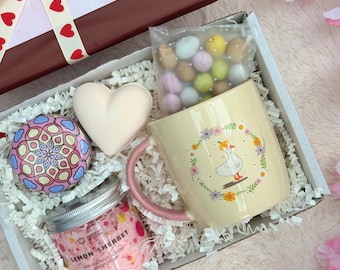 Mothers Day Presents with Mug - Spring Pampering Care Package - Gifts For Mum, Grandma, Nanny, Nana.
