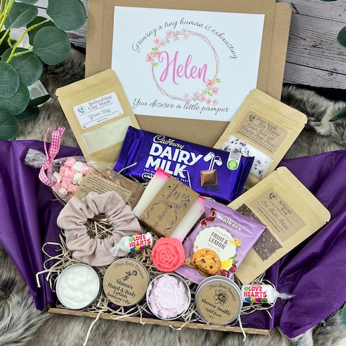 Mum To Be Pregnancy Gift Set - Care Hamper Package For Pregnant Women - Personalised Multicoloured Gift Box