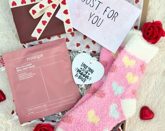 Love You To The Moon and Back Letterbox Gift For Her - Birthday Hamper - Valentines, Mothers Day, Hug In A Box - Pamper Hamper Box