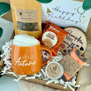 Cesta de cumpleaños acogedora para mimarla con el otoño - Cesta Boo para ella - Caja de golosinas - Paquete de cuidado personal de otoño - Caja de regalo para ella - Abrazo en una caja