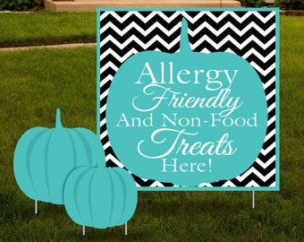 Allergy Friendly And Non-Food Treats Here!, 3pc Halloween Yard Art, Yard Card Lawn Sign Set