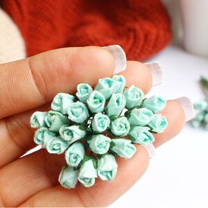 5 mm. 50 piezas. Flor de papel de morera, rosa verde menta de 2 tonos, mini flor de rosa, flor de papel, flor de rosa, manualidades de bricolaje, casa de muñecas