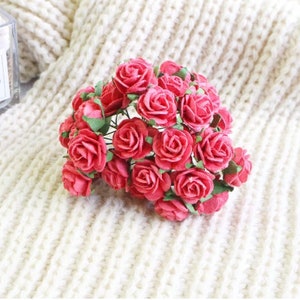 20 mm. 25 unidades. Flor de papel de amoreira, Rosa vermelha clara de amoreira, Mini flor de rosa, Flor de papel, Flor de rosa, Artesanato faça você mesmo, Decoração de cartão de casamento