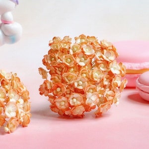 100 Pcs.10mm.Miniatuur 2 tinten oranje en lichtgeel moerbeipapier dubbellaags madeliefje, miniatuur papieren bloem, moerbeipapier, poppenhuispapier
