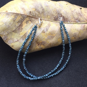 Bracciale di diamanti grezzi blu non tagliati, diamante naturale blu non tagliato, braccialetto di diamanti d'argento Sterling, 2 braccialetto da donna grezzo, regalo di gioielli