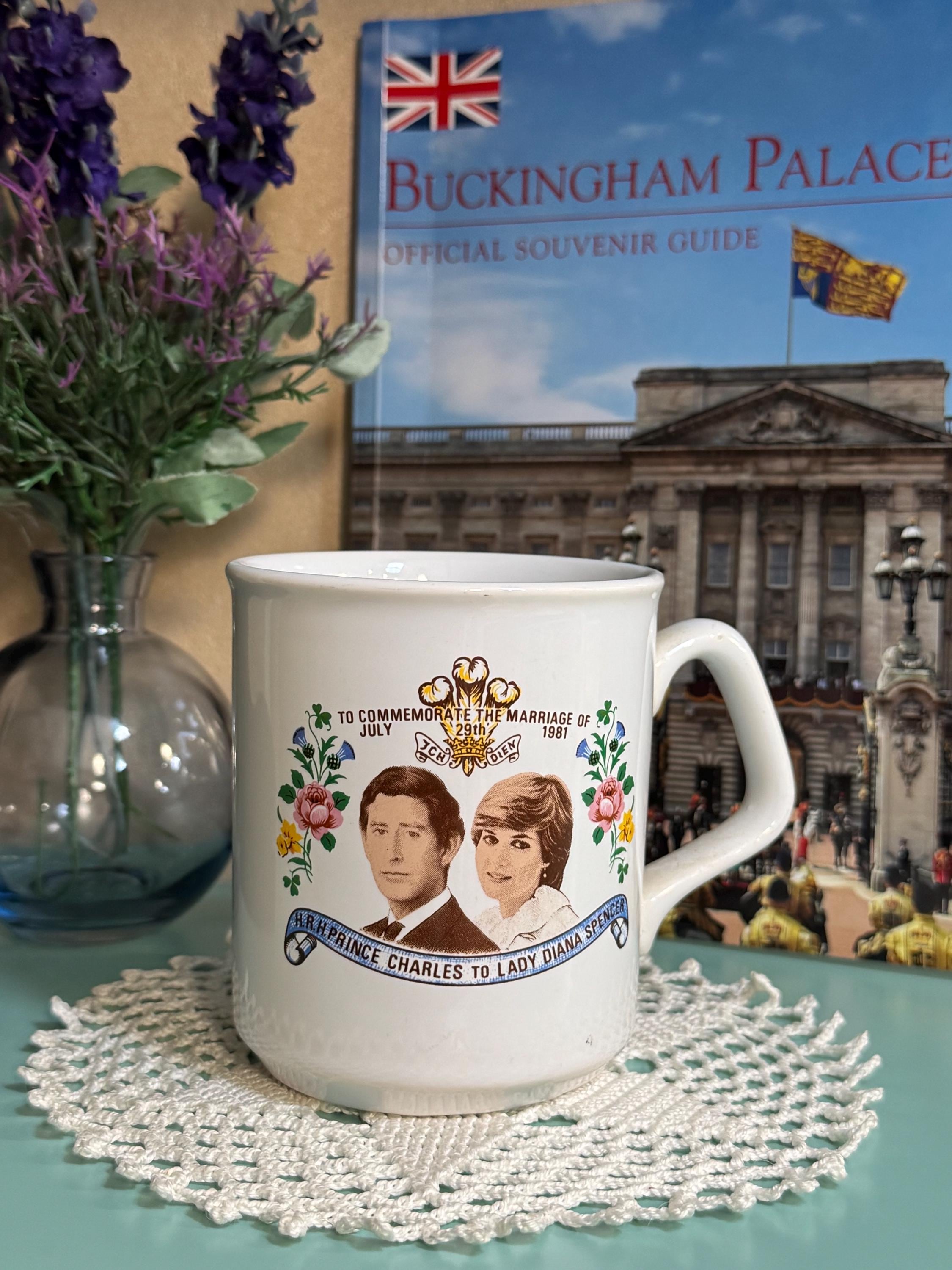 1981年イギリス製チャールズ結婚記念ビンテージマグカップ陶器ダイアナ妃当時物 ヴィンテージ 1981年 チャールズ皇太子＆ダイアナ妃 ウェディング