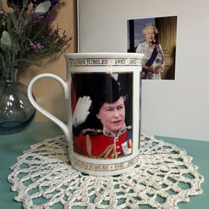Vintage mug 1952-2002 Queen Elizabeth II mug Golden Jubile Gilded Mug Royal Memorabilia Mug Collectible Royalist Kitchenalia 2000s Souvenir