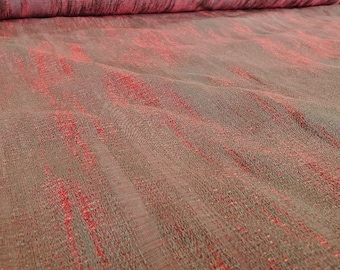 Vin abstrait rouge et gris chaud tissé tissu parfait pour rembourrage, draperie, literie, décoration intérieure, vaisselle, costumes, sacs à main, artisanat,...
