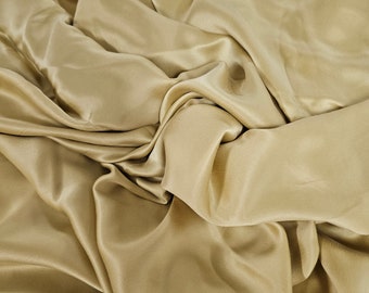 Luxuoso tecido charmeuse de seda amarela dourada macia, perfeito para cortinas, roupas, artesanato, fantasias, etc.
