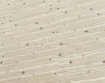 金色または銀色の織り込まれた繊細なメタリックドットパターンでプロジェクトに少し輝きを加えます。結婚式、カーテン、アパレルなどに最適です。
