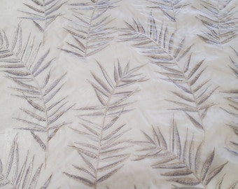 Seda cinza transparente com samambaias bordadas em cinza, perfeita para cortinas, casamentos, decoração de casa, véus, sobreposições, artesanato, roupas, travesseiros, etc...