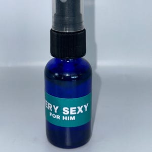 Very Sexy Candle & Spray Gift Package image 3