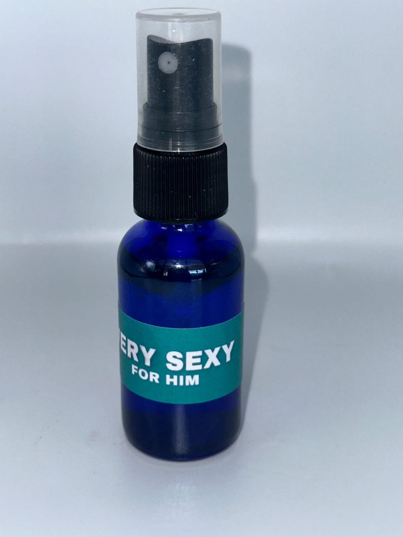 Very Sexy Candle & Spray Gift Package image 3