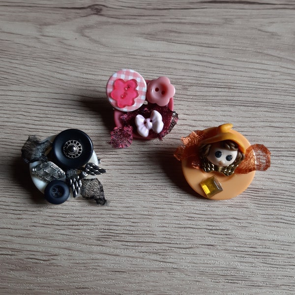 petite broche boutons multicolores