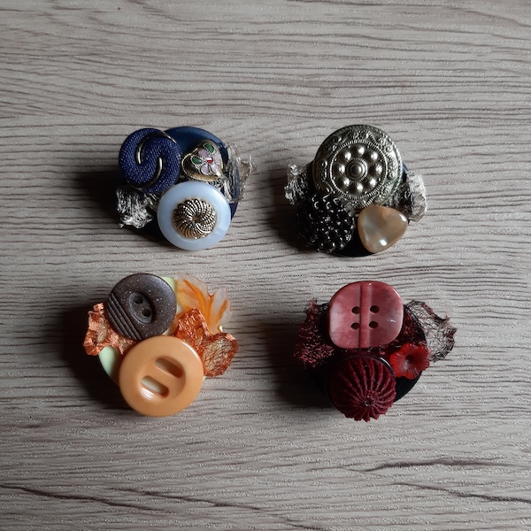 petite broche boutons multicolores