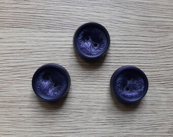 3 gros boutons violets vintage