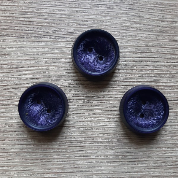 3 gros boutons violets vintage