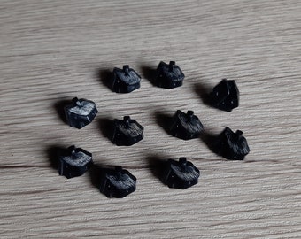 10 boutons noirs petites maisons