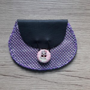 porte-monnaie en cuir violet et noir
