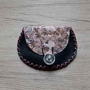 porte-monnaie en cuir rose fleuri et noir