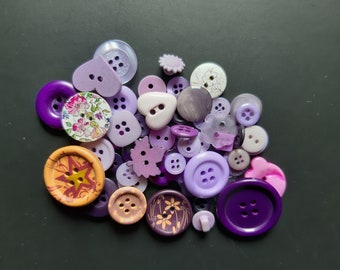 assortiment de 60 boutons violets scrapbooking